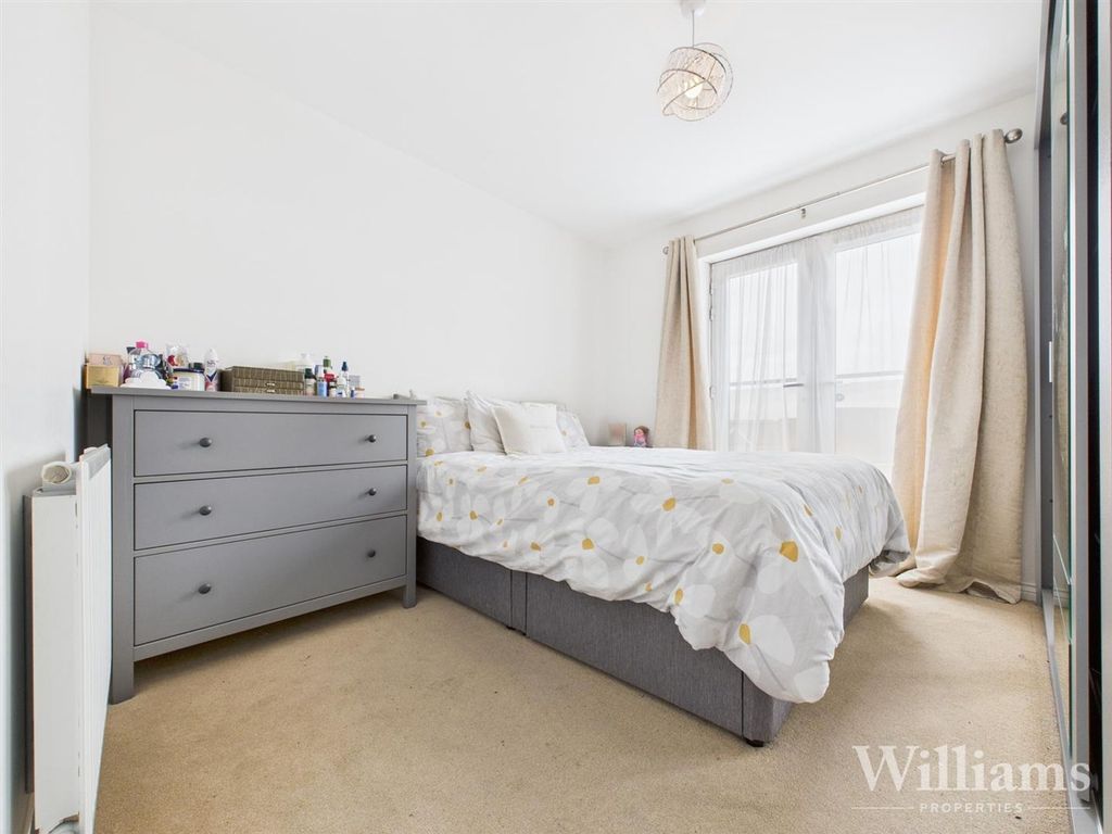 Additional image 8 of 2 bed flat for salePondecroft, Aylesbury HP18