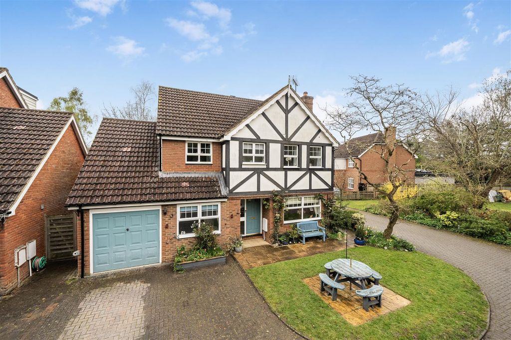Additional image 30 of 4 bed detached house for saleBarker Close, Arborfield, Berkshire RG2