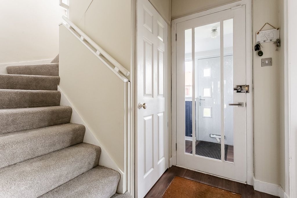 Additional image 10 of 3 bed semi-detached house for saleMoredun Park Gardens, Edinburgh EH17