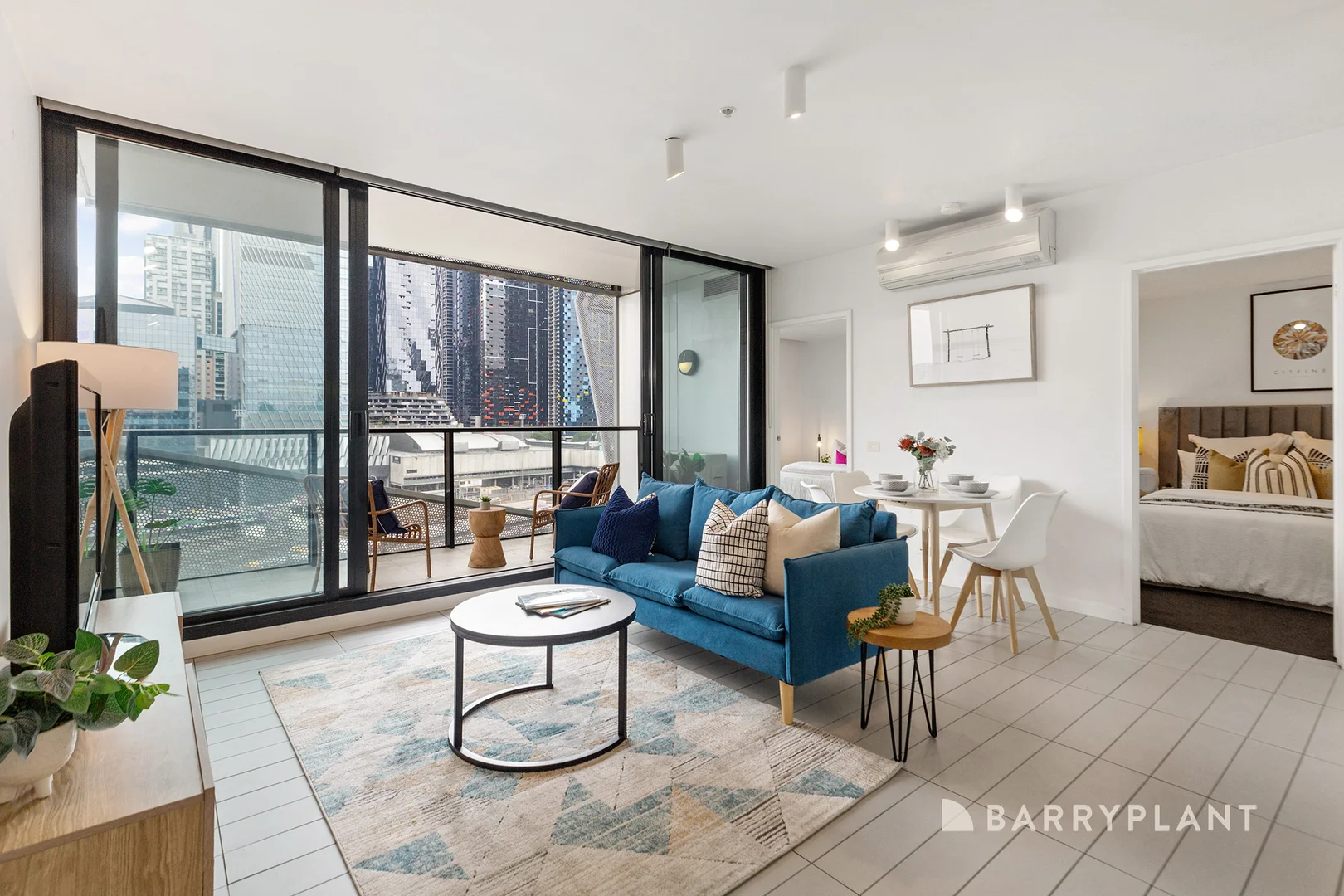910/673 La Trobe Street, Docklands VIC 3008
