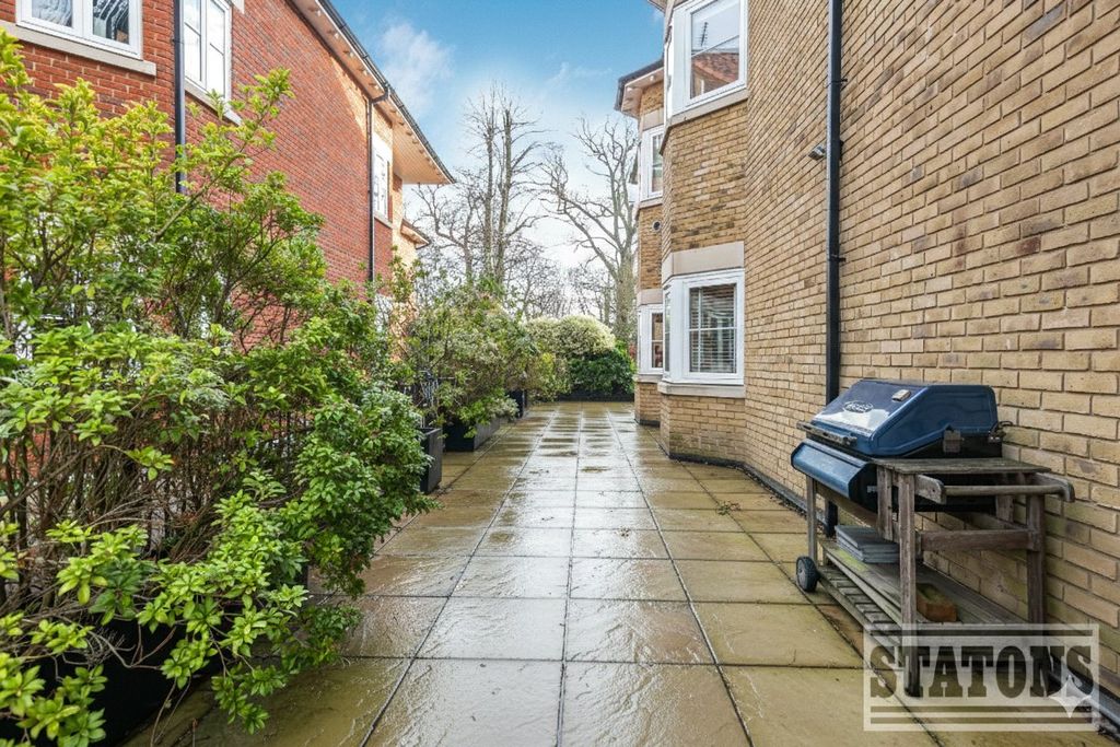 Additional image 25 of 3 bed flat for saleCockfosters Road, Barnet EN4