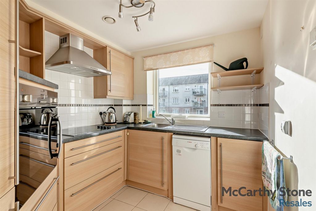 Additional image 5 of 2 bed flat for saleLady Susan, New Road, Basingstoke RG21
