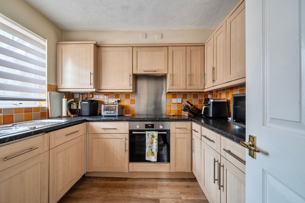 Additional image 2 of 4 bed end terrace house for saleLapwing Way, Abbots Langley, Hertfordshire WD5