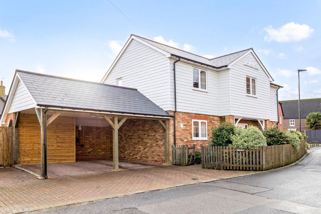 4 bed detached house for saleParbrook, Billingshurst RH14