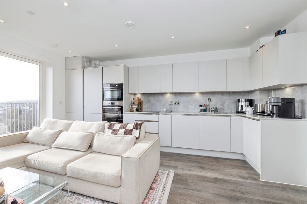 Additional image 2 of 2 bed flat for saleOxhey Drive, Watford WD19