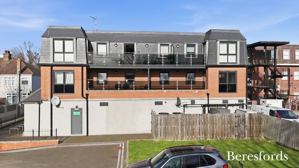 Additional image 20 of 2 bed flat for saleUpminster Road, Upminster RM14