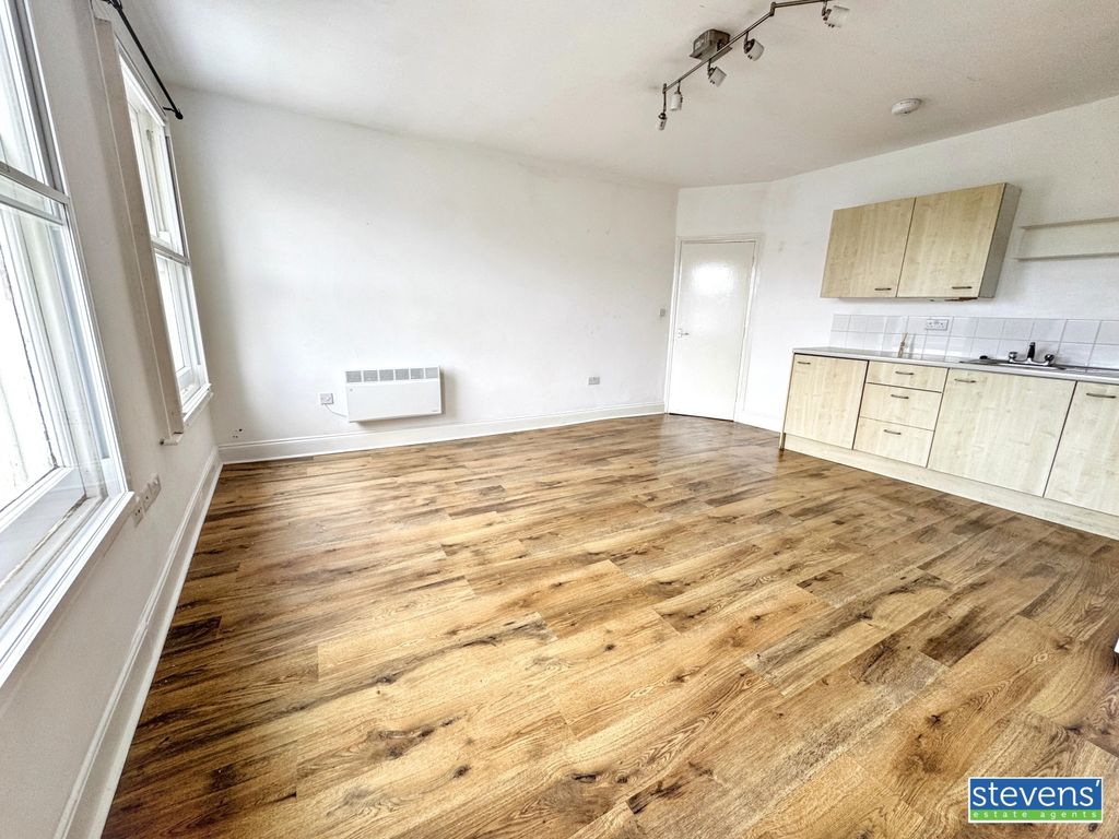 Additional image 4 of 2 bed flat for saleSt James Court, Okehampton, Devon EX20