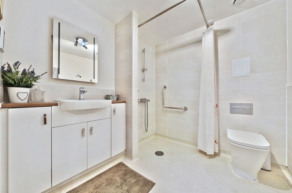 Additional image 8 of 1 bed flat for saleThe Dean, Alresford, Hampshire SO24