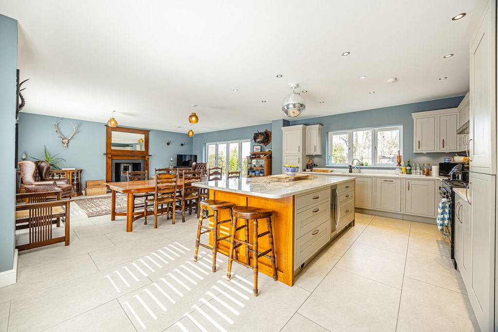 Additional image 9 of 4 bed detached house for saleThe Brackens, Benfleet SS7