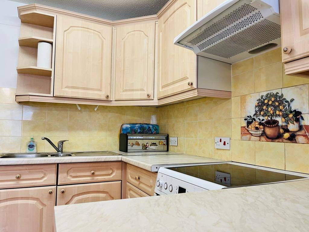 Additional image 2 of 1 bed flat for saleHigh Street, Abbots Langley WD5