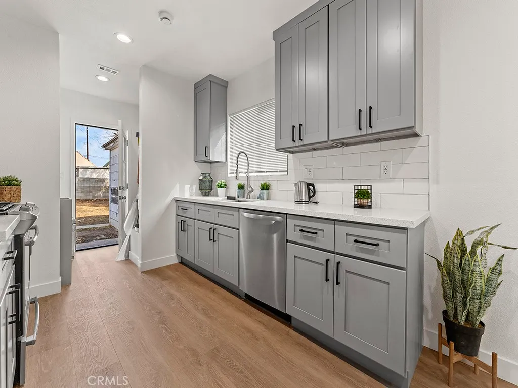 Additional image 59 of 1411 W 7th Street, Santa Ana, CA 92703