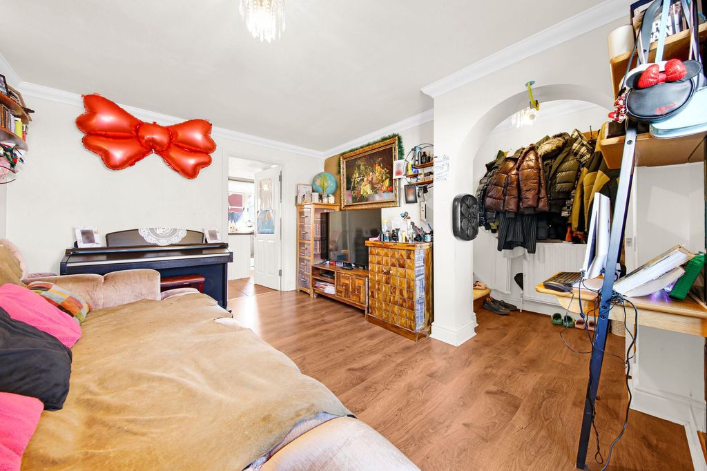 Additional image 9 of 3 bed semi-detached house for saleWaterside Close, Barking IG11