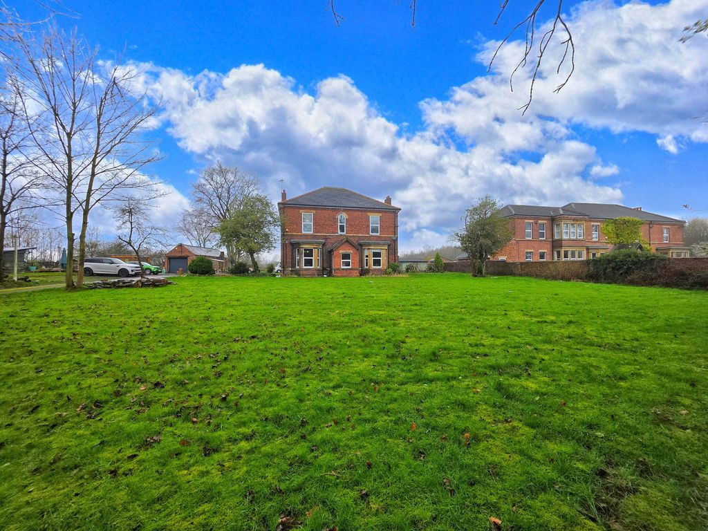 Additional image 27 of 5 bed detached house for saleLund Hill Lane, Royston, Barnsley S71