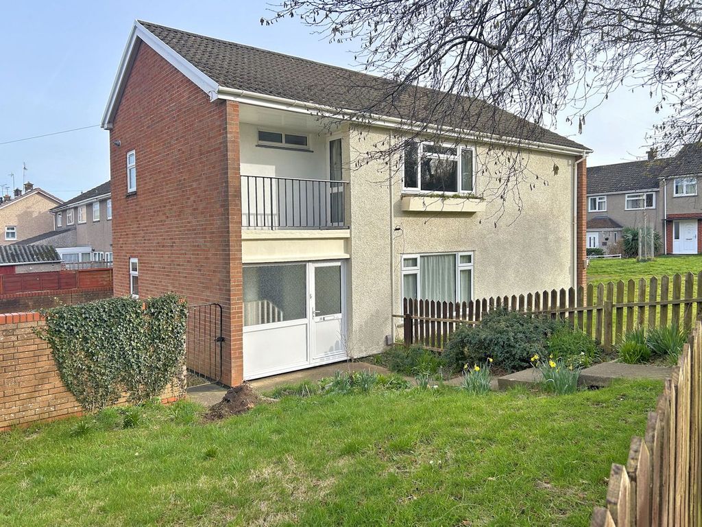 3 bed flat for saleWindrush Court, Thornbury BS35