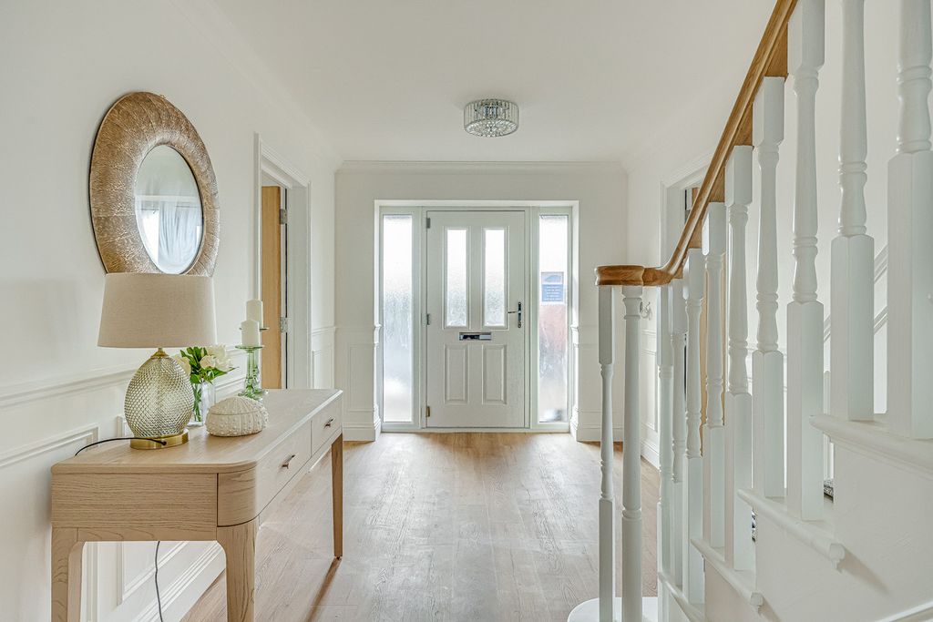 Additional image 22 of 6 bed detached house for saleNashlea Farm, Poors Lane North, Benfleet SS7