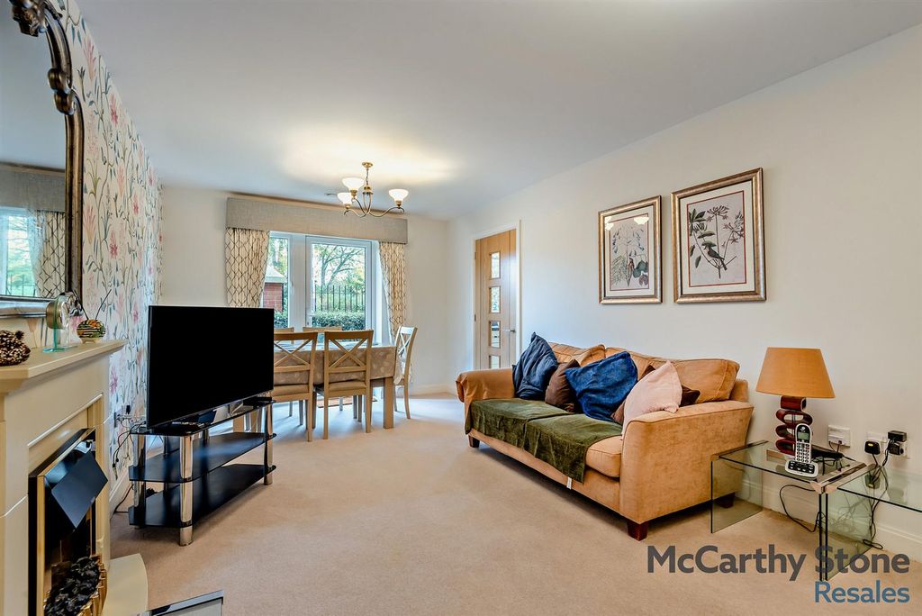 1 bed flat for saleJackson Place, Fields Park Drive, Alcester, Warwickshire B49 photo 3