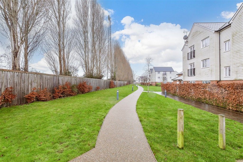Additional image 9 of 2 bed flat for salePriors Orchard, Southbourne, Emsworth, West Sussex PO10