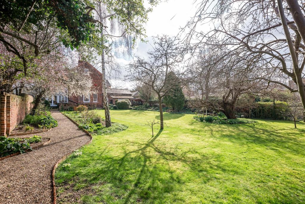 Additional image 26 of 8 bed semi-detached house for saleThe Crescent, Bedford MK40