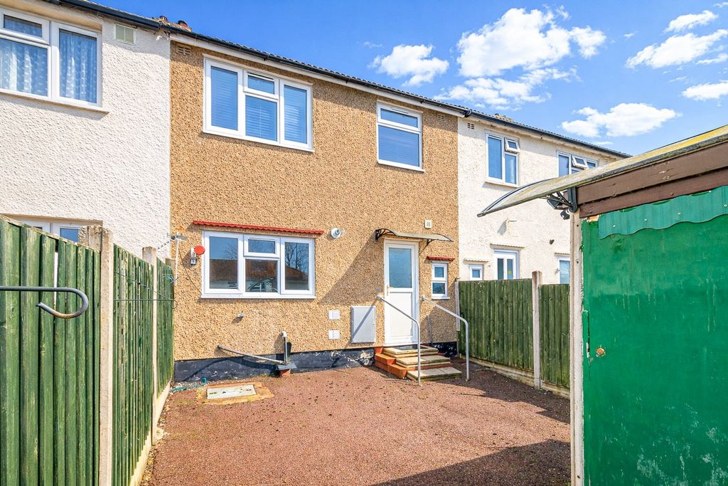 Additional image 11 of 3 bed terraced house for salePark Drive, Baldock SG7