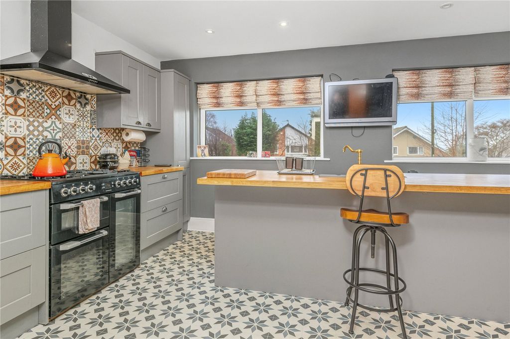 Additional image 13 of 3 bed bungalow for saleWhite Lee Road, Batley, West Yorkshire WF17