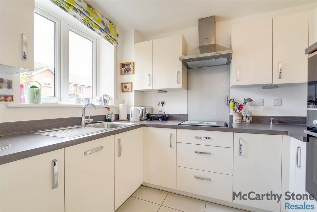 Additional image 25 of 2 bed flat for saleOakhill Place, High View, Bedford, Bedfordshire MK41