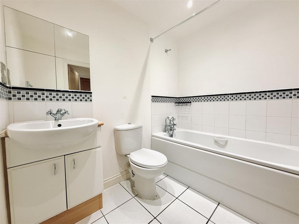 Additional image 4 of 2 bed flat for saleWeldon Road, Broadheath, Altrincham WA14