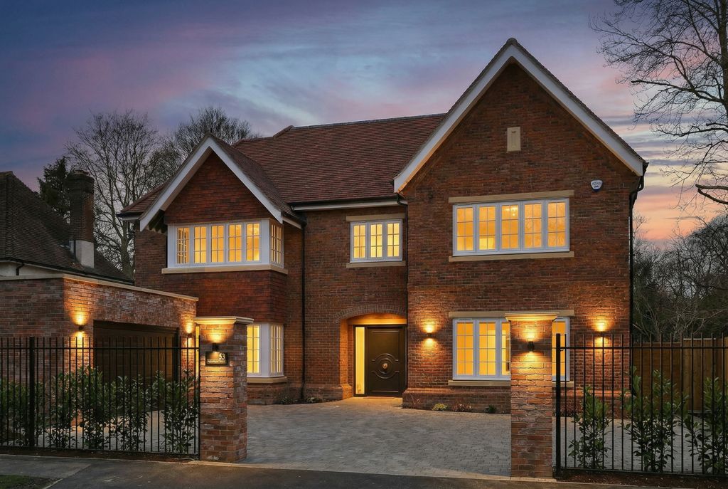 6 bed detached house for saleLedborough Lane, Beaconsfield HP9