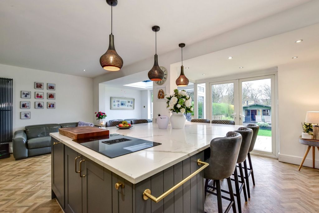Additional image 7 of 4 bed semi-detached house for saleGallows Hill Lane, Abbots Langley WD5