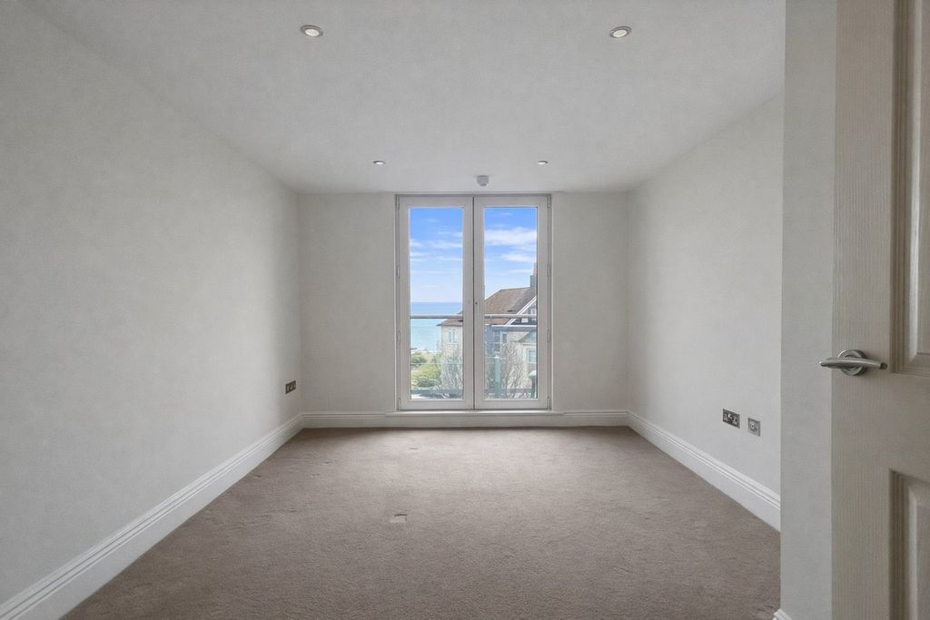Additional image 4 of 3 bed flat for sale2 Egerton Road, Bexhill On Sea TN39
