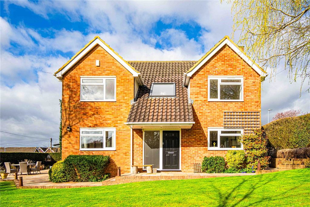 Additional image 4 of 5 bed detached house for saleGaveston Drive, Berkhamsted, Hertfordshire HP4
