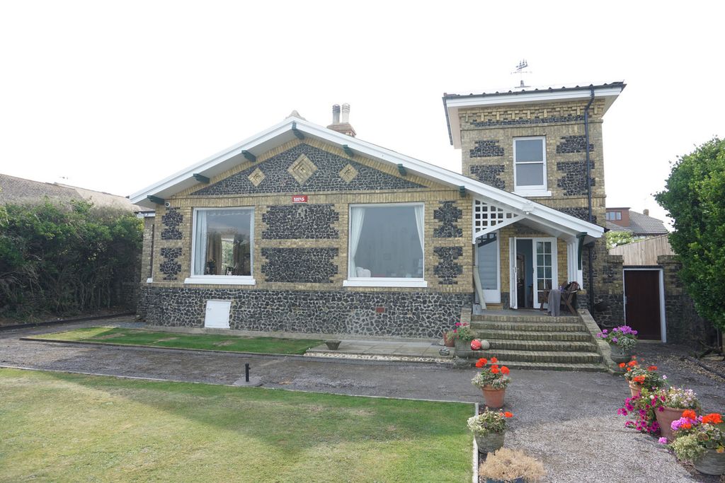 4 bed bungalow for saleSpencer Road, Birchington CT7
