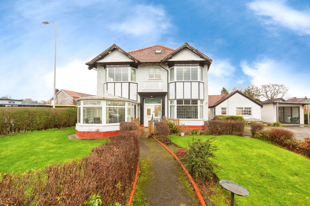 9 bed end terrace house for saleOsmaston Road, Birkenhead CH42
