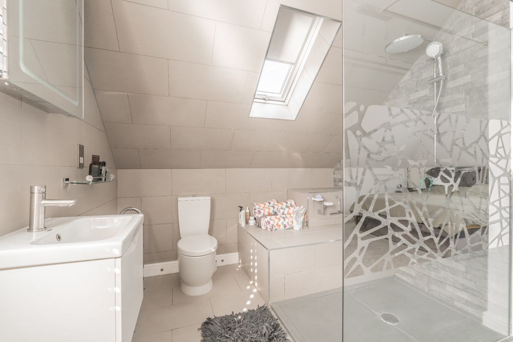 Additional image 28 of 5 bed detached house for saleGravel Hill Close, Bexleyheath, Kent DA6