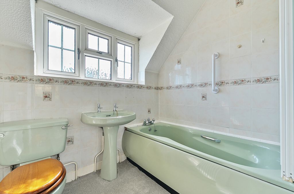 Additional image 7 of 3 bed semi-detached house for saleLadycroft, Alresford, Hampshire SO24