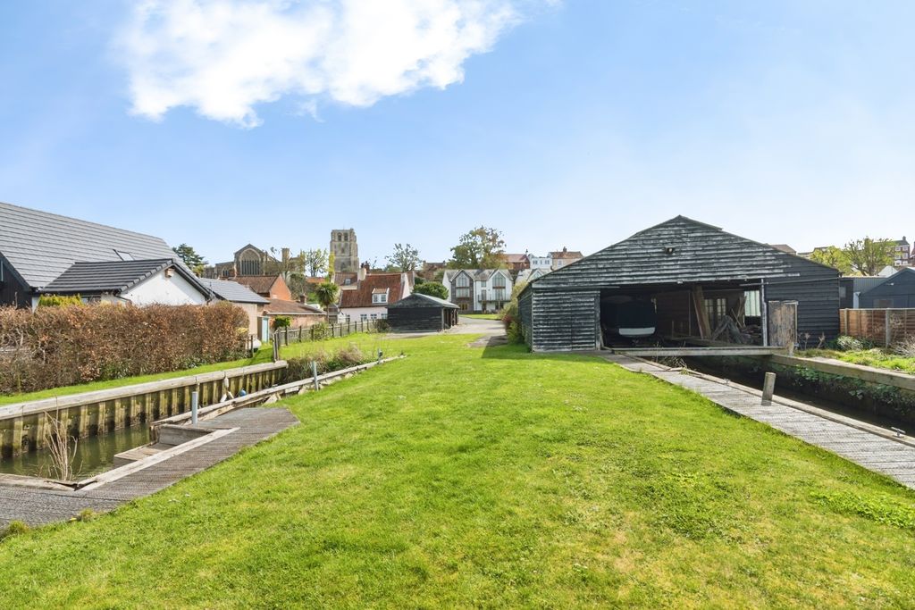 4 bed link detached house for salePuddingmoor, Beccles, Suffolk NR34 photo 4