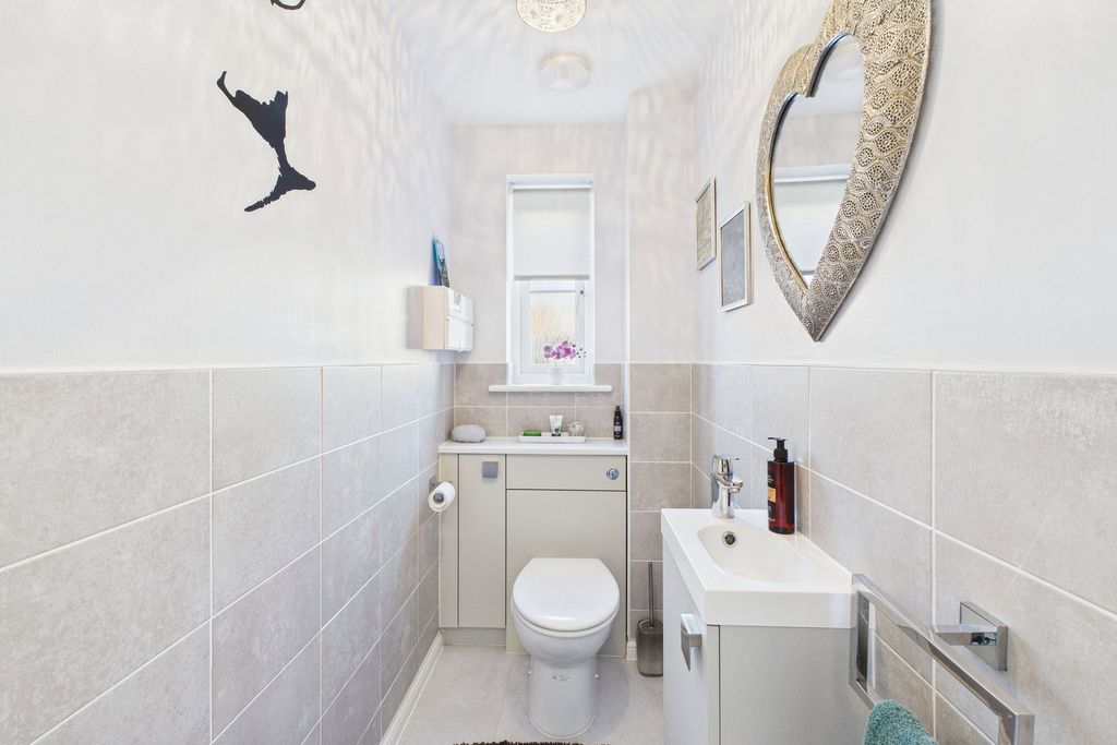 Additional image 10 of 4 bed detached house for saleNuthatch Way, Attleborough NR17