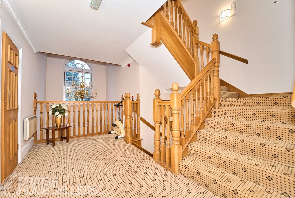Additional image 14 of 2 bed flat for saleGrove Road, Beaconsfield, Buckinghamshire HP9