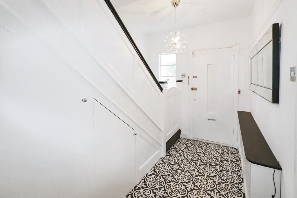 Additional image 5 of 3 bed semi-detached house for saleHeron Hill, Belvedere DA17