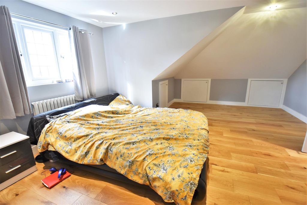 Additional image 18 of 5 bed semi-detached bungalow for saleHadley Road, Belvedere DA17