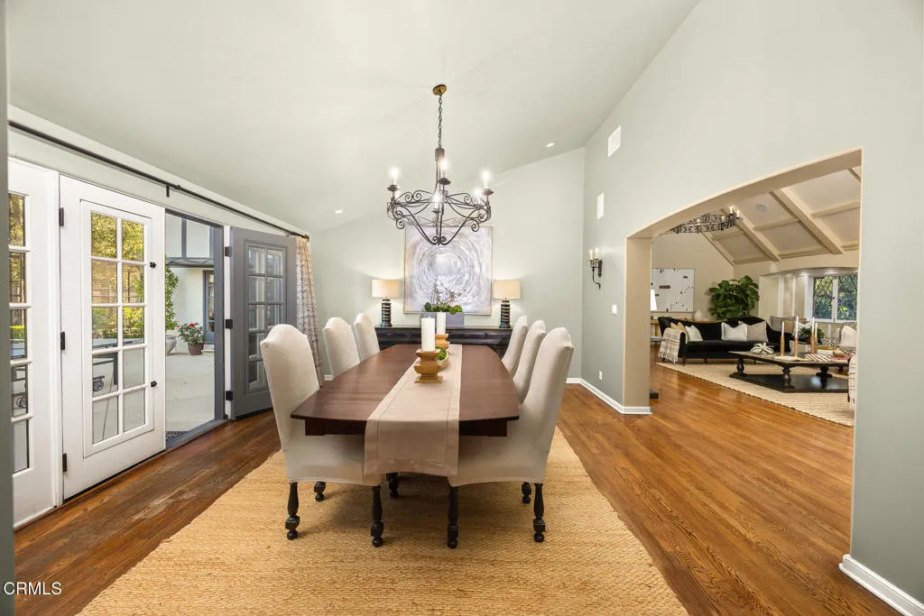 Additional image 17 of 555 Meadow Grove Street, La Canada Flintridge, CA 91011