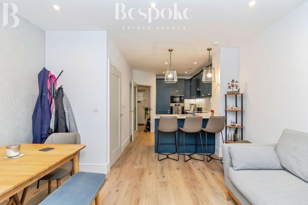 Additional image 6 of 4 bed terraced house for saleSunapee Road, Reading RG2