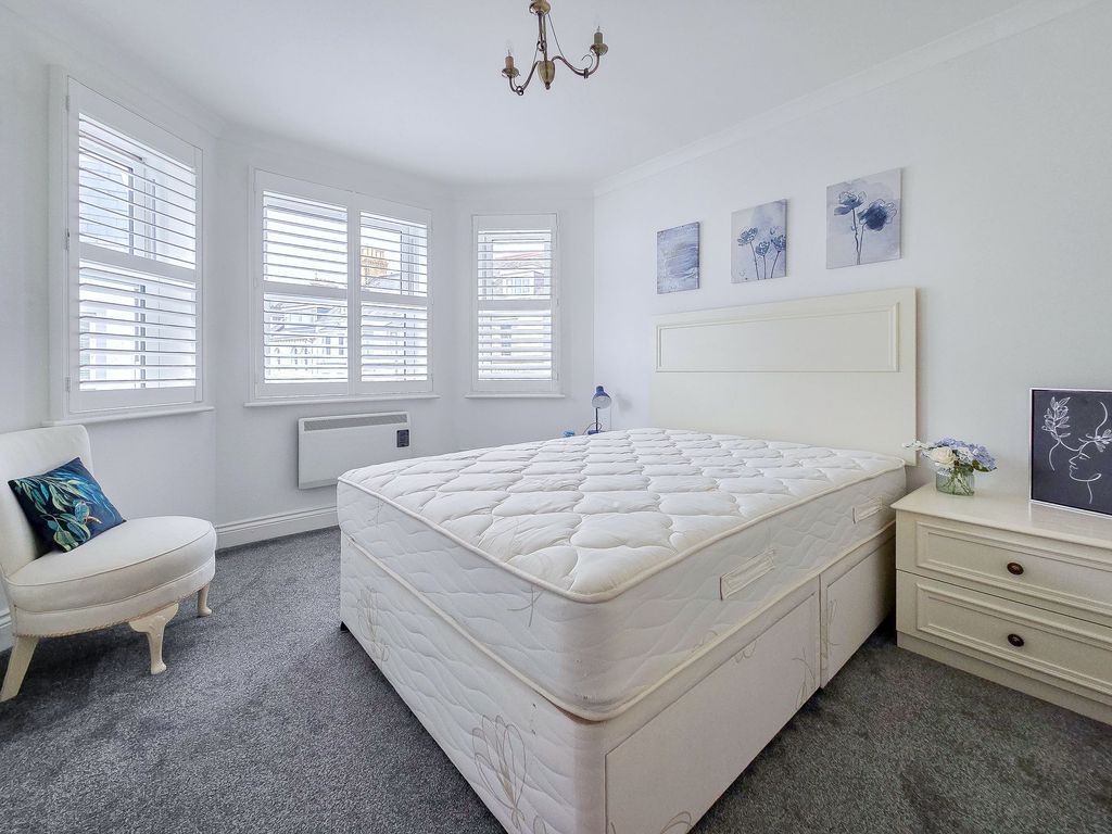 Additional image 10 of 2 bed flat for sale14 Alexandra House, St Helier JE2