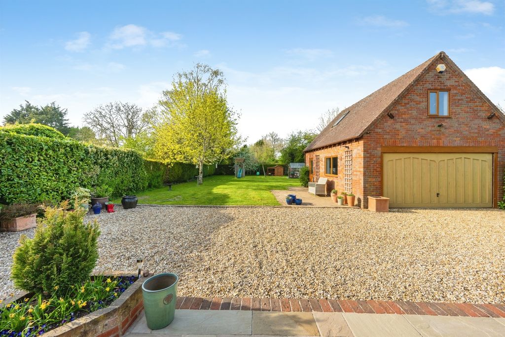 Additional image 32 of 4 bed detached house for saleMarroway, Weston Turville, Aylesbury HP22