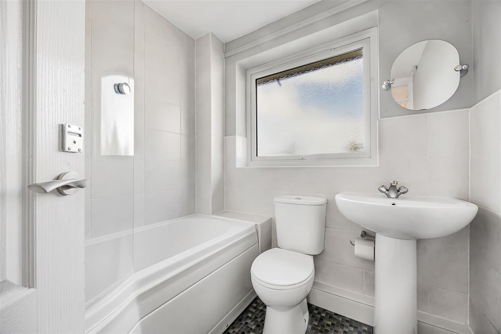 Additional image 10 of 2 bed flat for saleMorton Court, Christchurch Road, Reading RG2