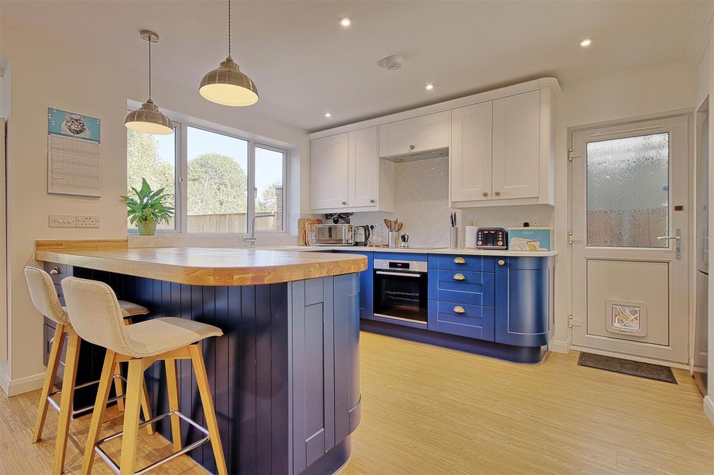 Additional image 2 of 3 bed semi-detached house for saleFen Road, Cambridge CB4