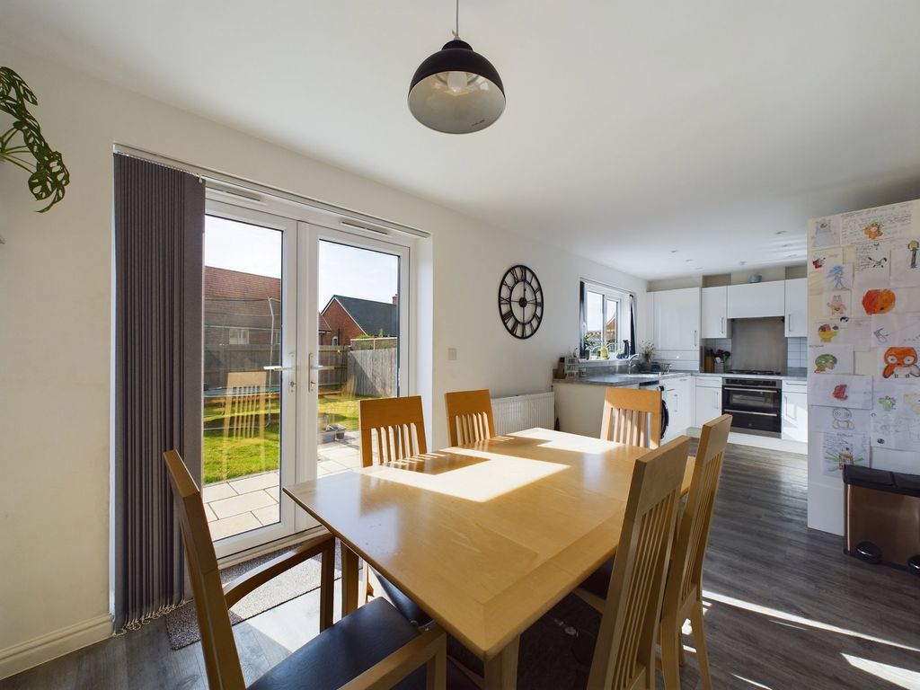 Additional image 3 of 4 bed detached house for saleRhodes Way, Billingshurst RH14