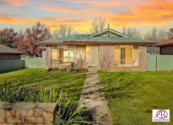 8 Fiona Place, Armidale NSW 2350