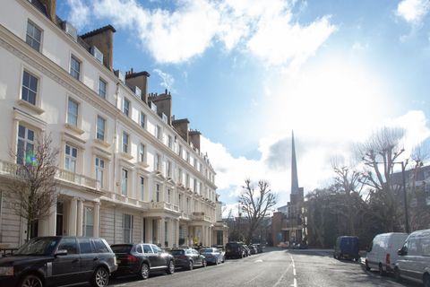 Warrington Crescent, Little Venice, London W9