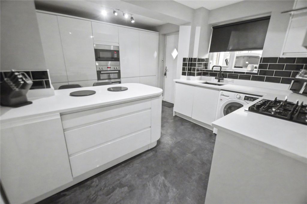 Additional image 3 of 3 bed detached house for saleCliffe Park Close, Wortley, Leeds, West Yorkshire LS12