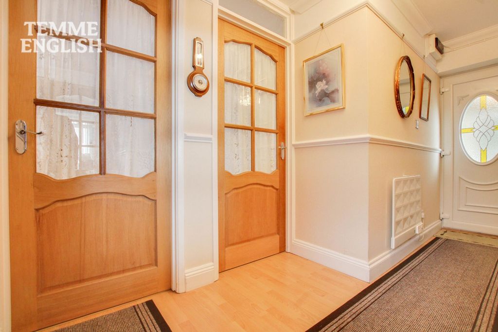Additional image 18 of 2 bed flat for saleThe Vale, Basildon SS16